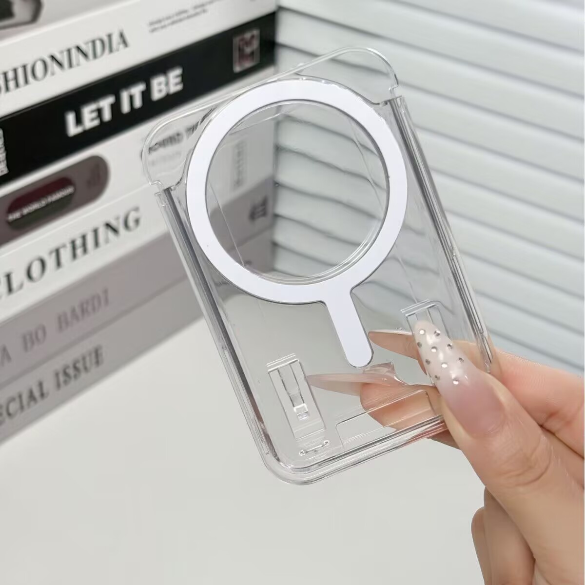 Przezroczysty futerał na telef – Phone Cases That Hold Cards recenzja i cena