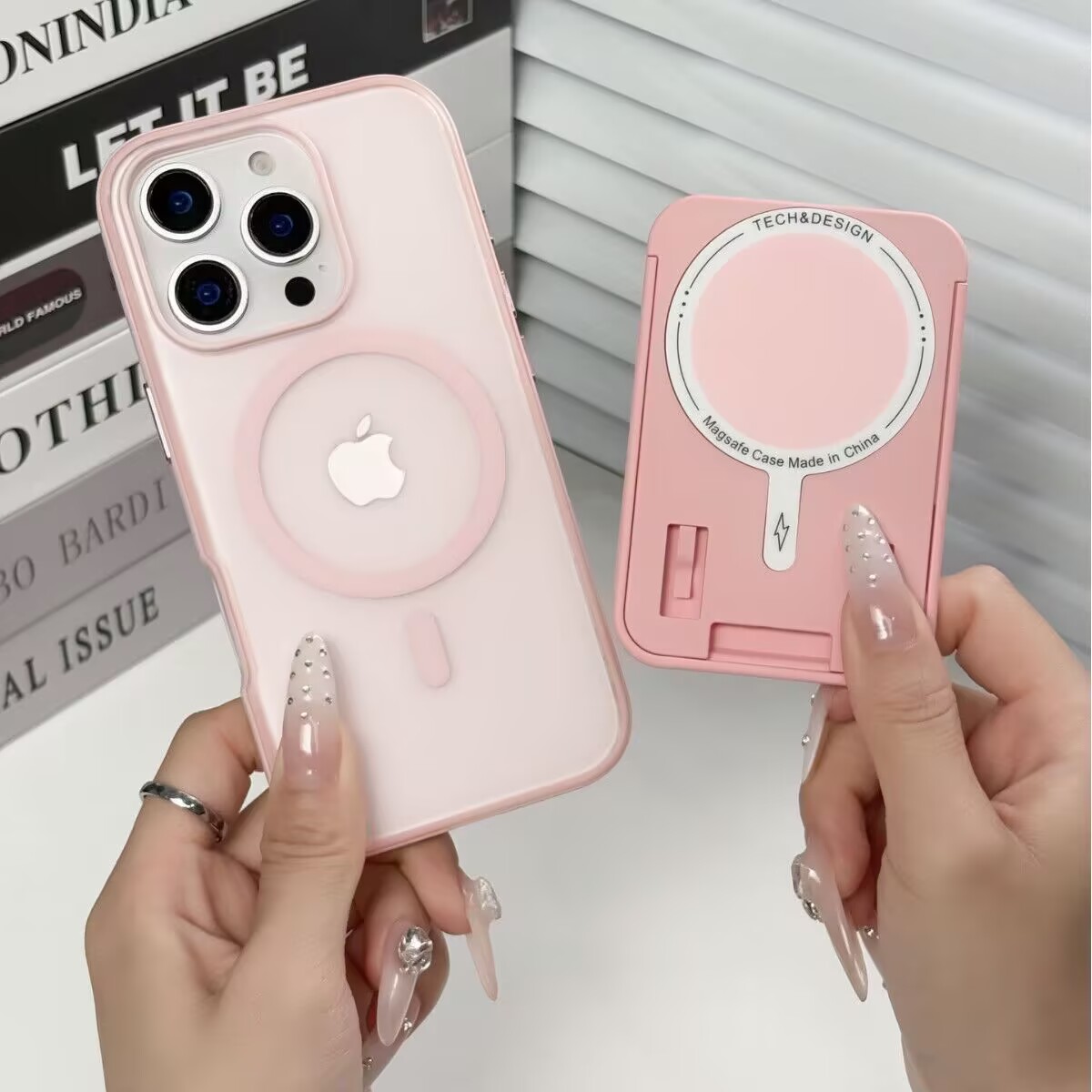 Przezroczysty futerał na telef – Phone Cases That Hold Cards recenzja i cena